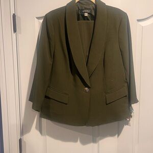 Kasper Women's 2pc Dark Green Pant Suit